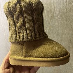 New Boots Resemble Ugg Boots 