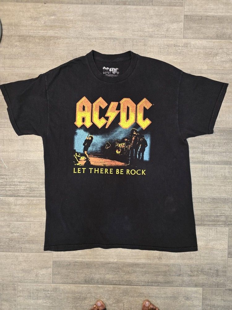 ACDC Men's Medium Let There Be Rock Graphic Tshirt 2022
