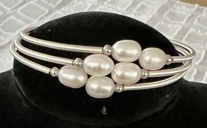 Fresh Water Pearls Bangle 