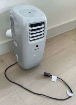 Hisense Vented Portable Air Conditioner AC 6500 BTU Floor Unit, Works Great! For small to medium rooms covers 300 Sq Ft