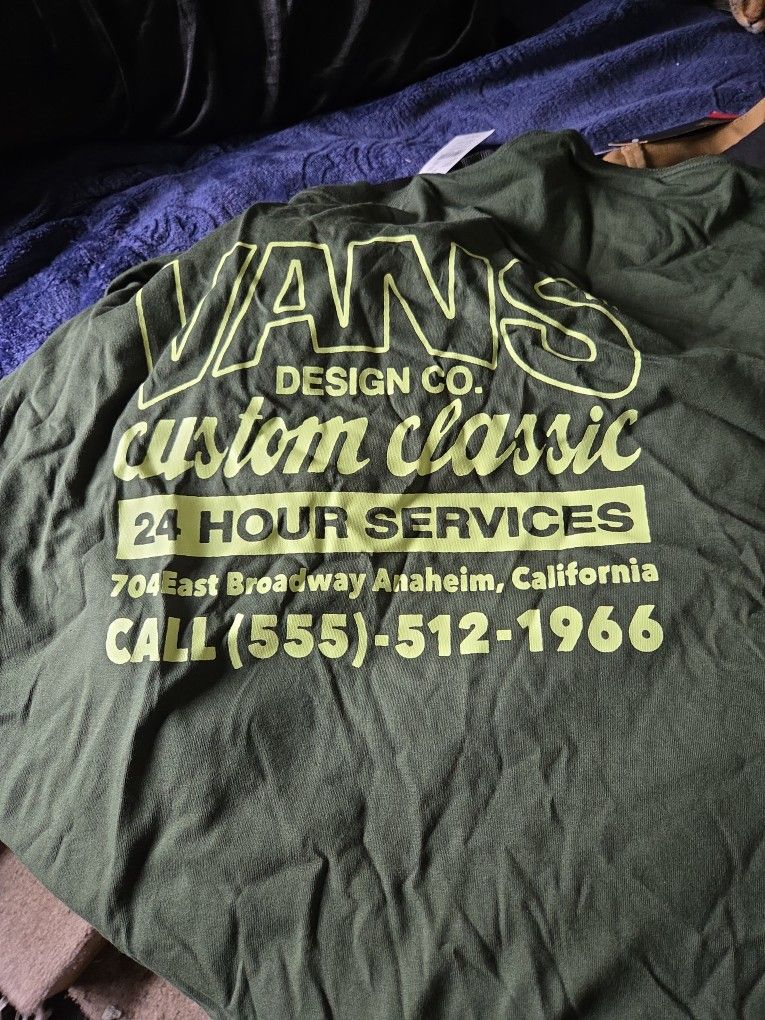 T Shirt Vans 2x Size New Green .
