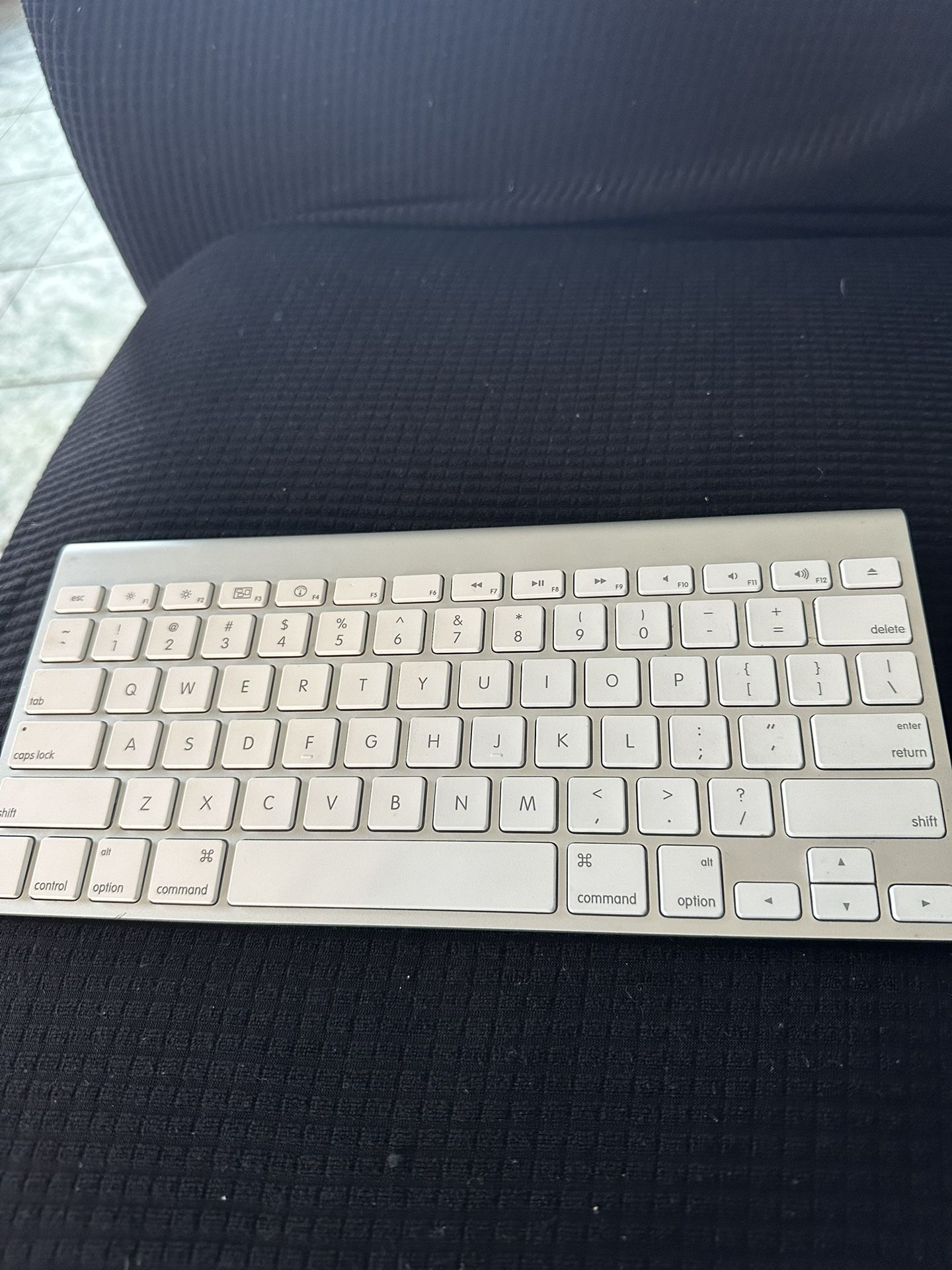 Apple Keyboard