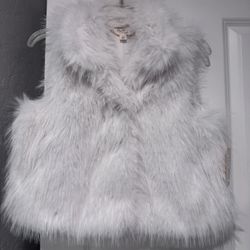 Nurture Petite Small Ivory Faux Fur Vest