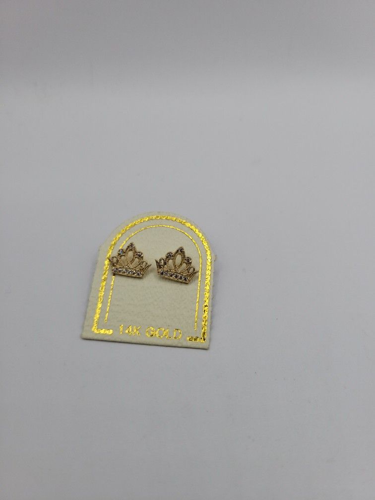 14k Gold  Fancy Studs Screw Back Earring