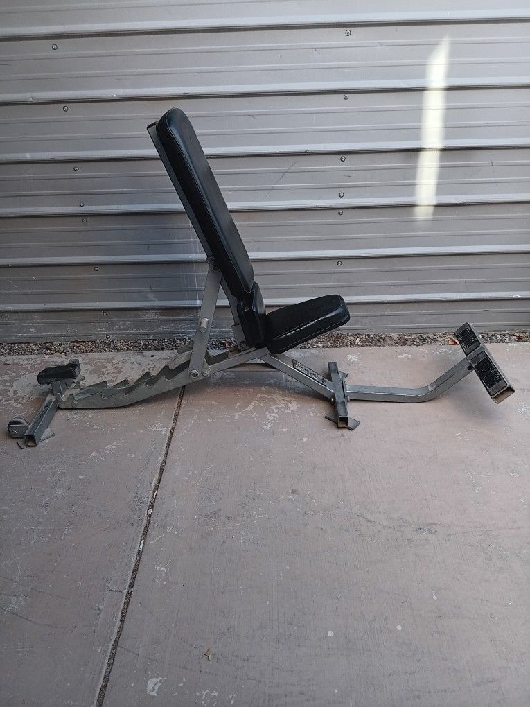 Hammer Strength Weight Bench 