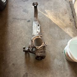 2006 Infiniti G35 Front Passenger Spindle 