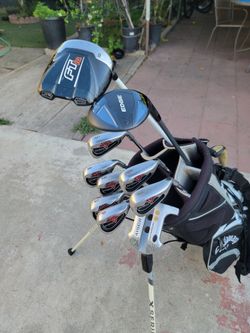 Callaway Golf Club Set Right Handed W/Callaway Stand Bag 
*NICE