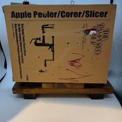 🍎 PAMPERED CHEF 🍏 Apple Peeler & Slicer & Corer 🍎 Never Used 🍏