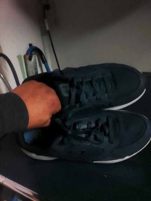 Under Armour Shoes Size 9