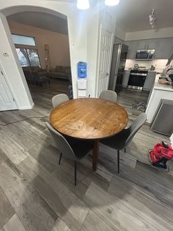 Round Wood Dining Table with 4 Chairs