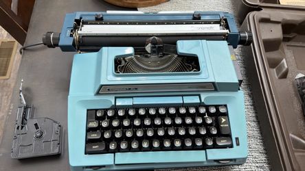 Smith-Corona Coronet XL Electric Typewriter
