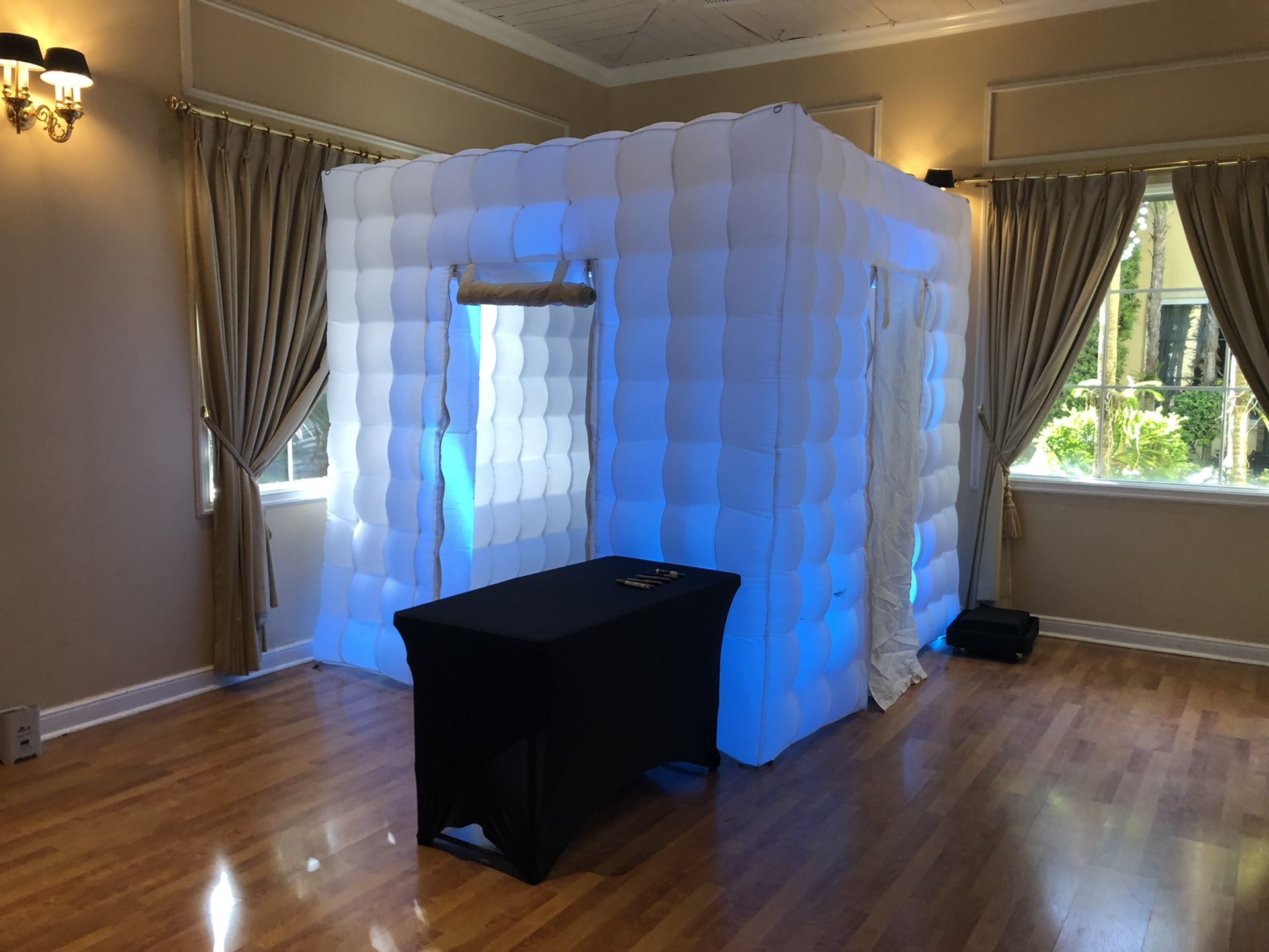 Photo booth for sale