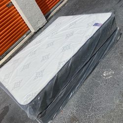 NEW QUEEN REGULAR  MATTRESS AND BOX SPRING-2pcs