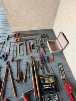 A lot of tools , first person that brings $40 firm for everything take it Costa Mesa