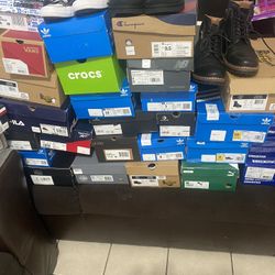 Zapatos Y  Tenis En Venta.  Sizes.  Y Diferentes Precios 