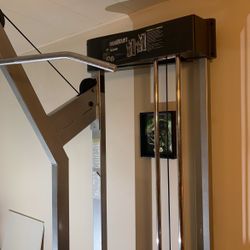 Paramount Lat Pull Down Machine 