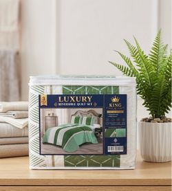 The Lilianna King 3-Piece Reversible Quilt Set