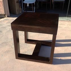 Drew 24 in. W Square End Table in Cherry Veneer