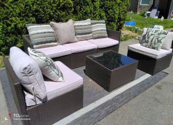 Wicker furniture with pillows and cushions FIRM ON PRICE
