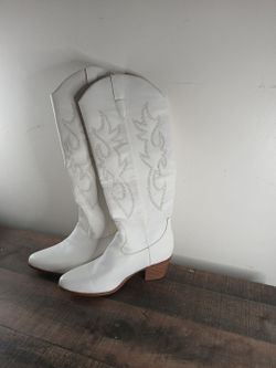 White Knee-High Western Cowboy Boots