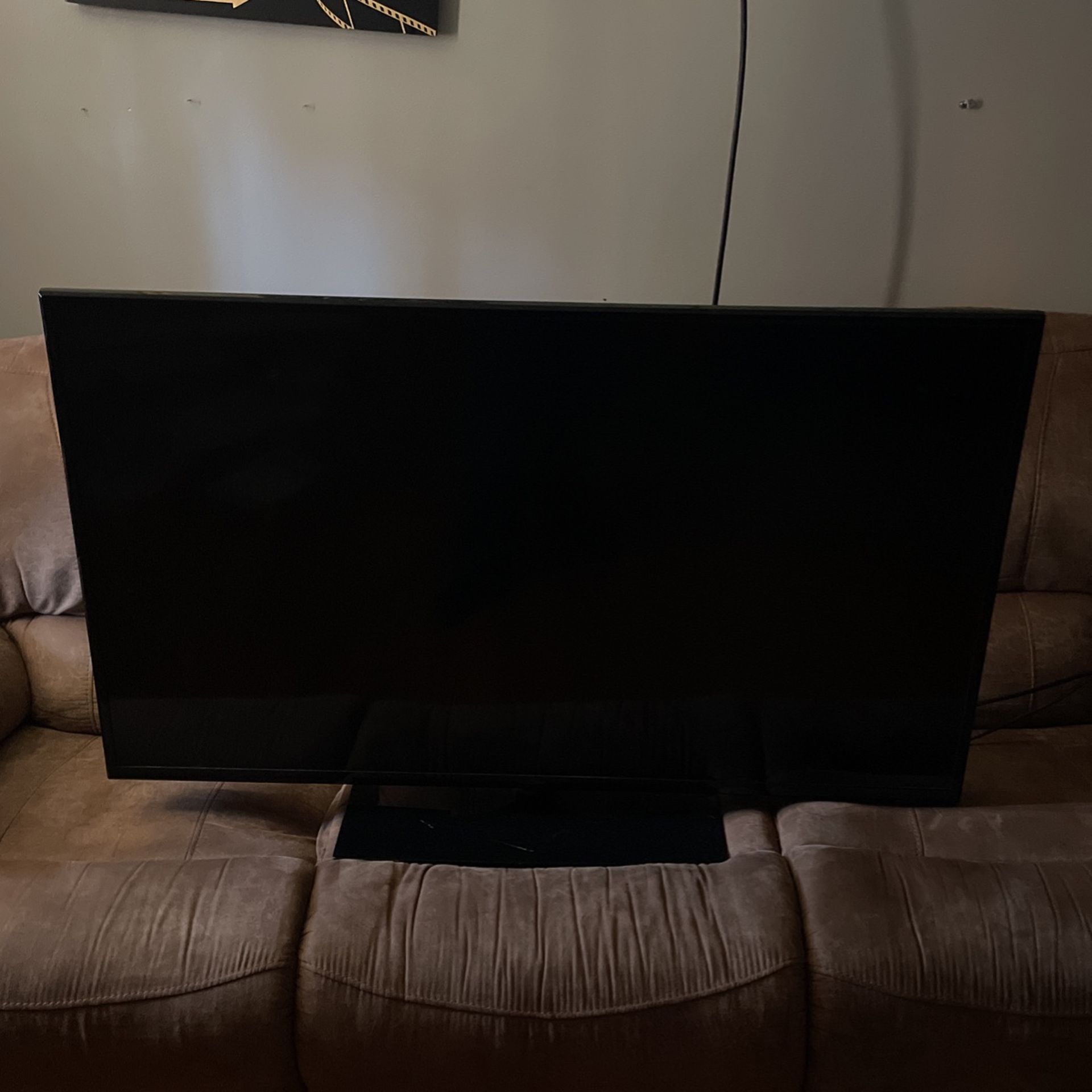 46 Inch Insignia TV