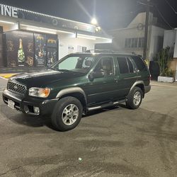 2000 Nissan Pathfinder SE Sport