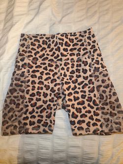 Fabletics - XS cheetah workout shorts