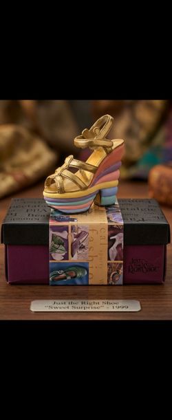 Just the Right Shoe Sweet Surprise 1999 Miniature
