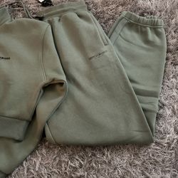 Woman’s Small Jogger 