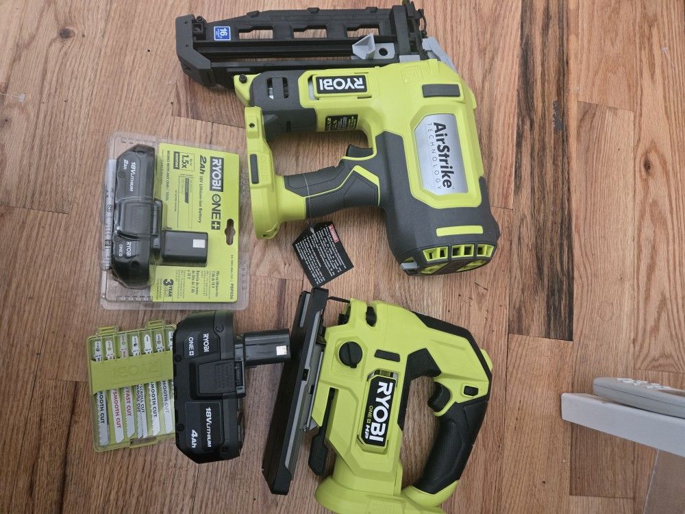 Ryobi One + 18v Jigsaw / 16g Nailer Almost New