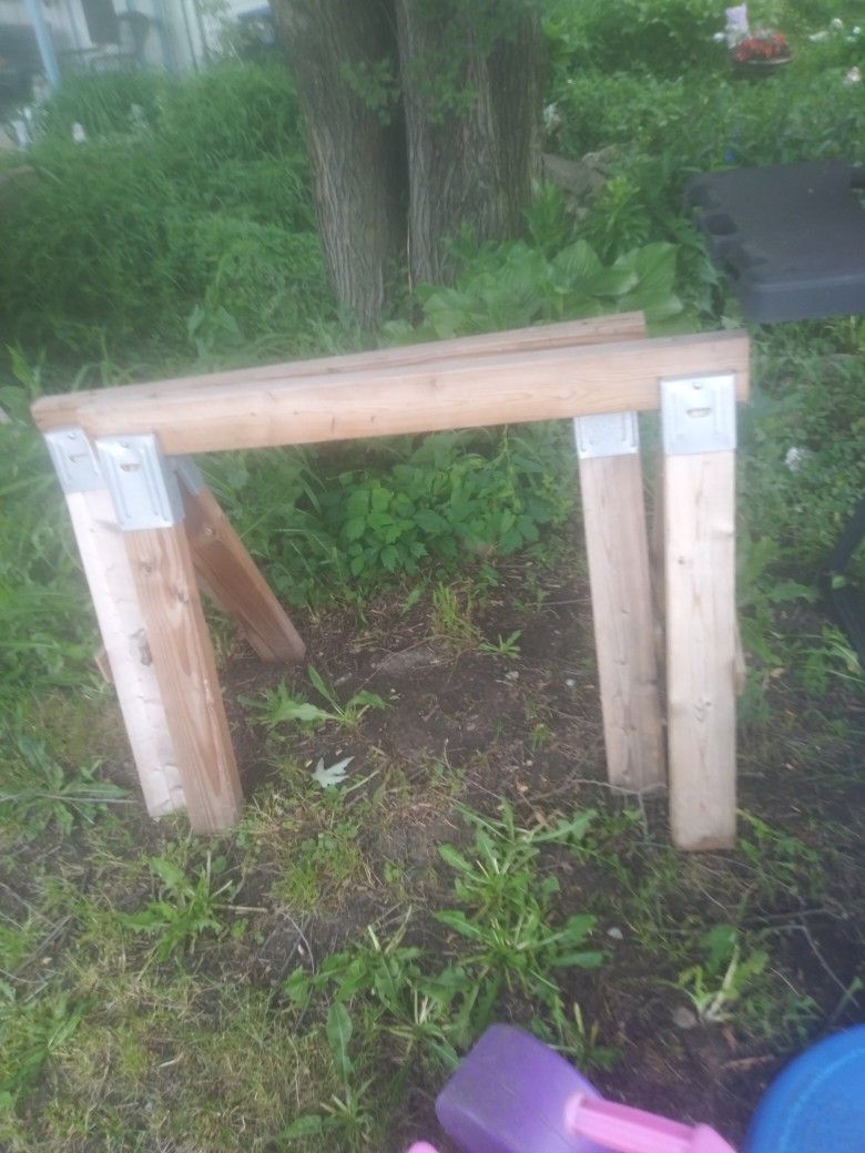 2 Sawhorses