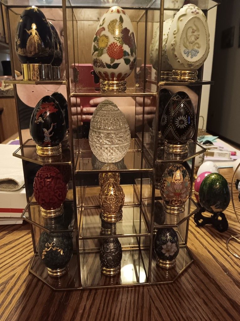 Collector Eggs And Trinkets That Open