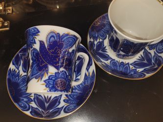 Lomonosov Porcelain Set Mug and Saucer in the "Magic Firebird" pattern.
