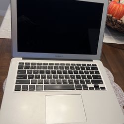 Apple MacBook Air (13 Inches)