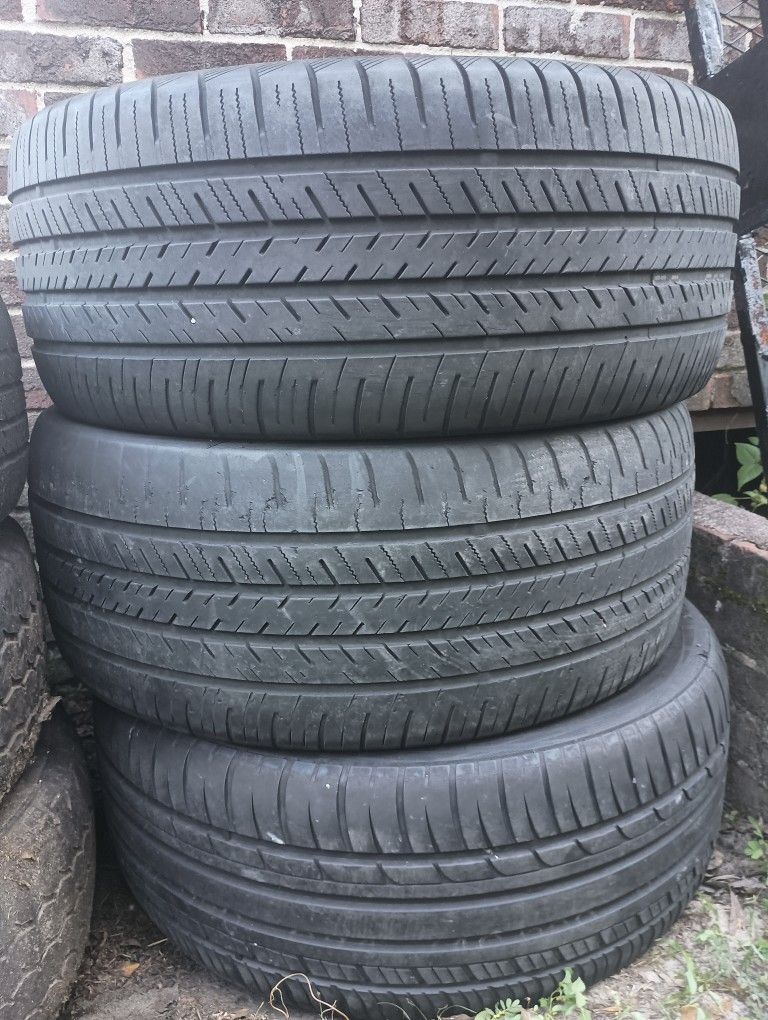 Camaro 245/ R20 Tires & Rims