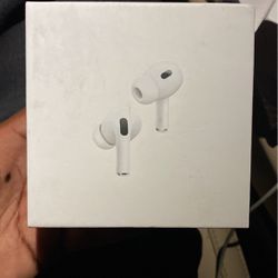 (ALMOST BRAND NEW)AirPod Pro 2nd Gen With MagSafe Charging Case
