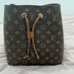Louis Vuitton NeoNoe Mm Bag In Caramel