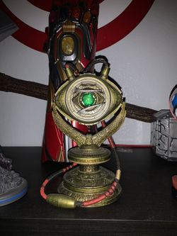 Doctor Strange Amulet With Stone. 