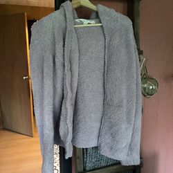 LOW PRICE MOVING- $179 + TAX RETAIL RARE BAREFOOT DREAMS HOODIE