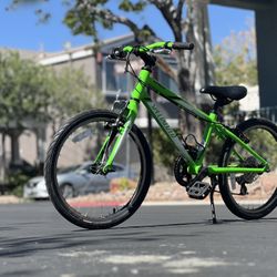 Specialized Hot Rock 6-speed Mountain Bike