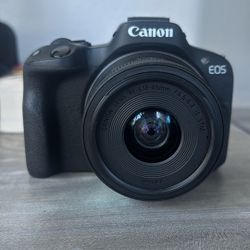EOS R50 