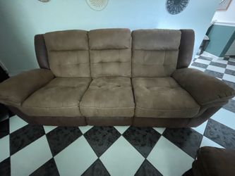 Reclining Sofa & Loveseat Set – Very Good Condition .