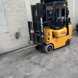 Forklift 
