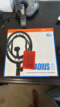 Custom shock mount for yeti microphones