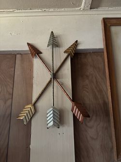 Metal Crossed Arrows Wall Decor