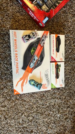 Extra Race Portal For Hot Wheels ID Track Plus two Extra Cars If