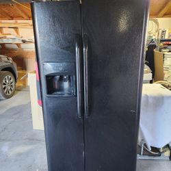 Frigidaire Side By Side Refrigerator 
