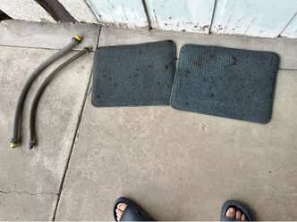 Free!! 2 carpet car floormats & 2 different size electrical wire covers