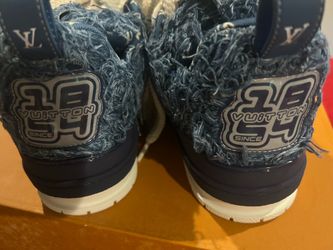 L.v sneakers size 9m. New. 200$