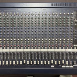 Yamaha Analog Mixing Console